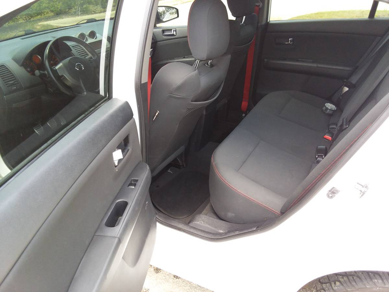 Illustration for article titled At $4,700, Might This 2007 Nissan Sentra SE-R Spec V Be a Spectacular Buy?